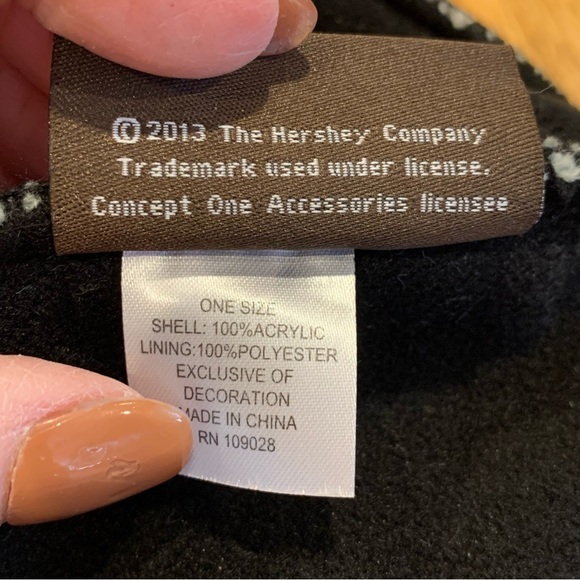 Hershey’s Kisses Stocking Cap‎ - Picture 6 of 6